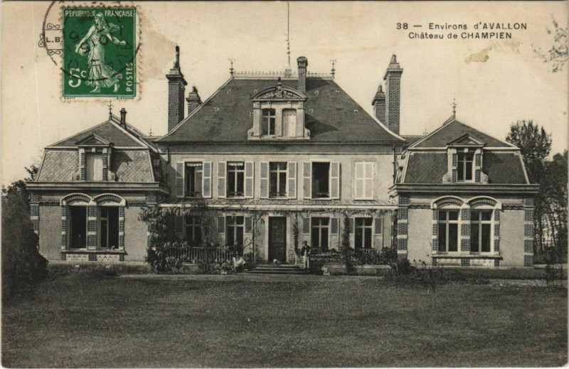 Carte postale ancienne Environs d'Avallon Chateau de Champien France à Avallon