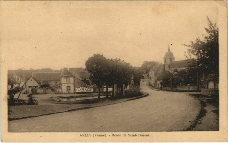 Carte postale ancienne Arces Route de Saint-Florentin France à Saint-Florentin