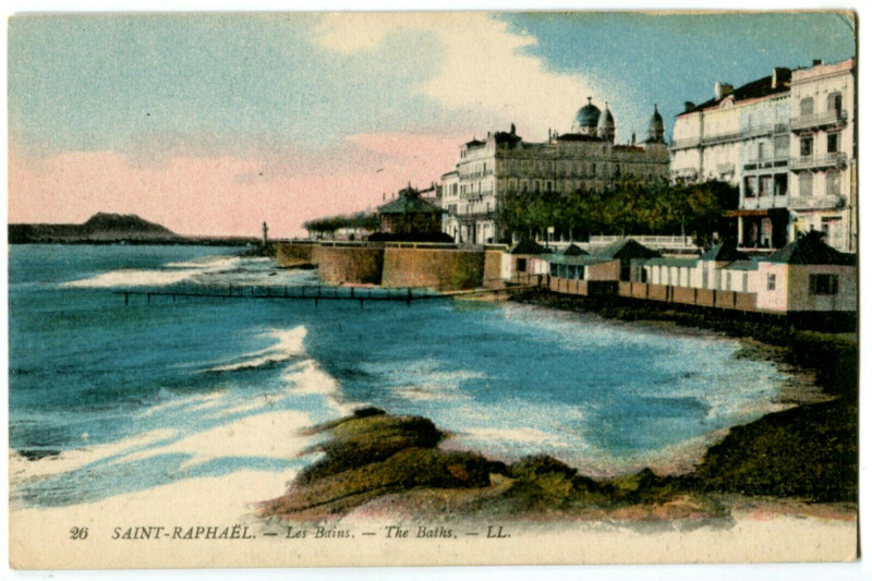 Carte postale ancienne Var Saint-Raphaël Les Bains à Saint-Raphaël