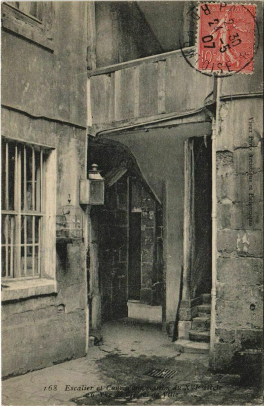Carte postale ancienne Paris 4e 26, Rue de l'Hotel-de-Ville à Paris 4e