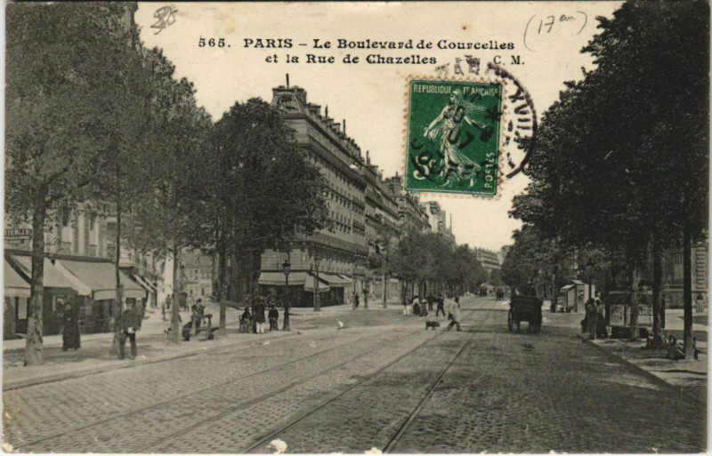 Carte postale ancienne Le Boulevard de Courcelles et la Rue de Chazelles à Paris 8e
