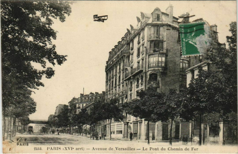 Carte postale ancienne Avenue de Versailles - Le Pont du Chemin de fer à Paris 16e