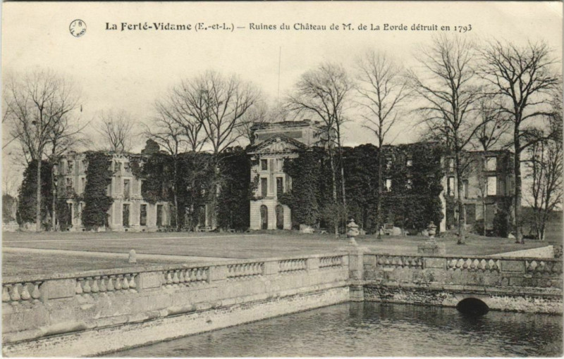Carte postale ancienne La Ferte-Vidame Ruines du Chateau