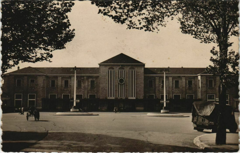 Carte postale ancienne Chartres La Gare à Chartres