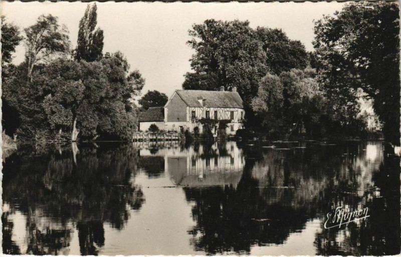 Carte postale ancienne Anet Le Moulin de la Barillette à Anet