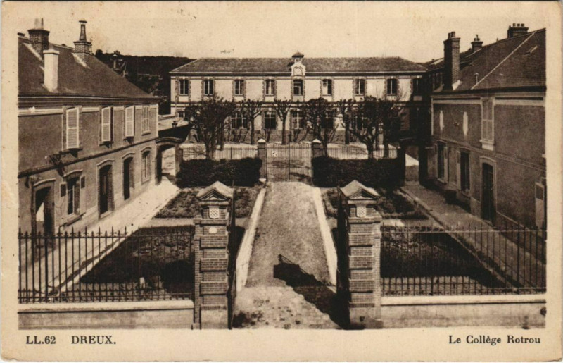 Carte postale ancienne Dreux Le College Rotrou à Dreux
