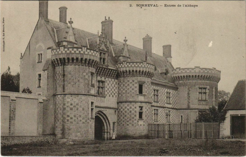 Carte postale ancienne Bonneval Entree de l'Abbaye à Bonneval