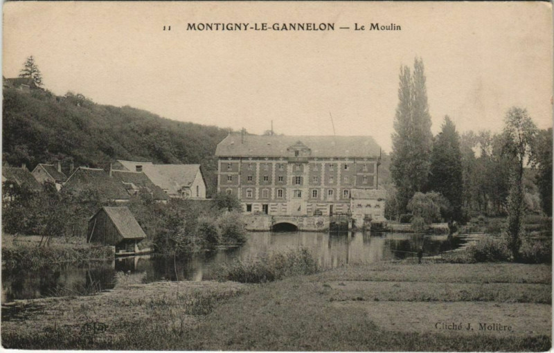 Carte postale ancienne Montigny-le-Gannelon Le Moulin