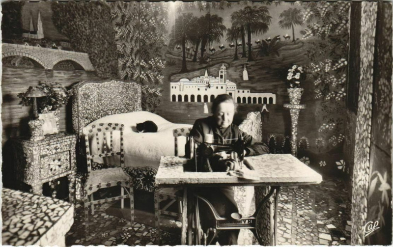 Carte postale ancienne Chartres Maison Picassiette - La Chambre a Coucher à Chartres