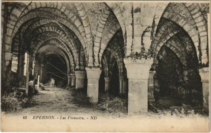 Carte postale ancienne Epernon Les Pressoirs