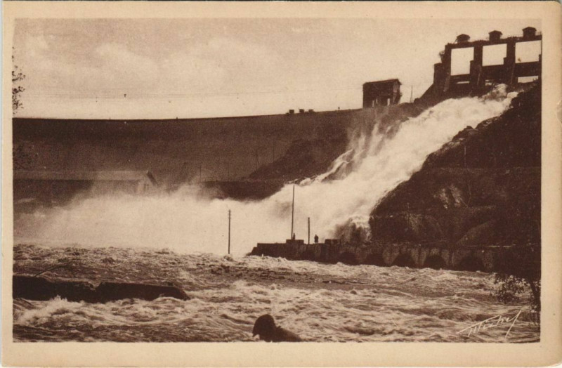 Carte postale ancienne La Creuse Pittoresque Barrage d'Eguzon France