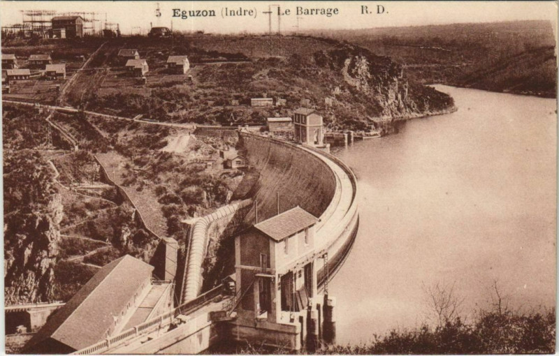 Carte postale ancienne Eguzon Le Barrage France