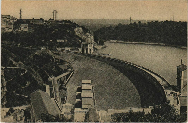 Carte postale ancienne Le Barrage d'Eguzon France