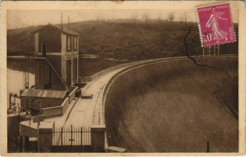 Carte postale ancienne Eguzon Le Barrage France
