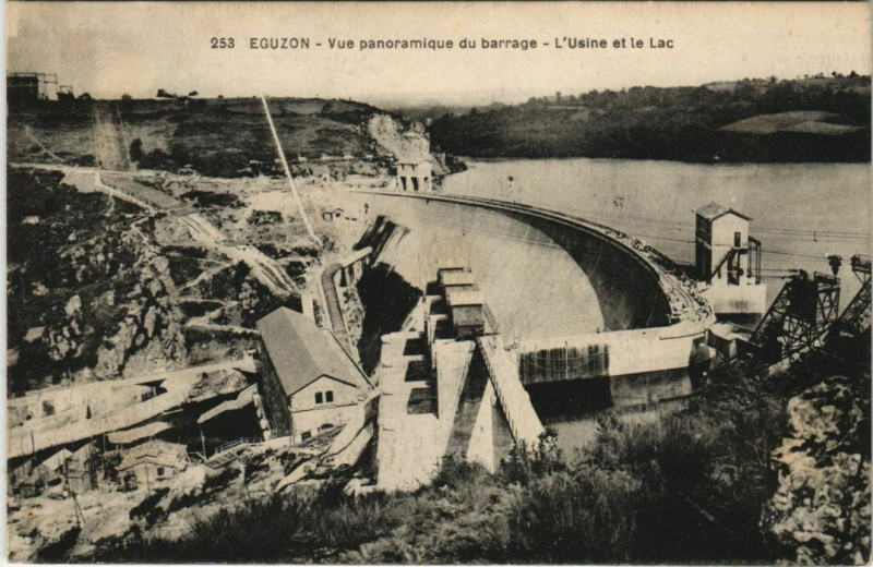 Carte postale ancienne Eguzon Vue Panoramique France