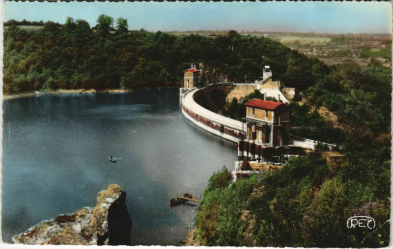Carte postale ancienne Le Barrage d'Eguzon France