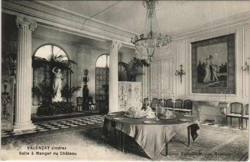 Carte postale ancienne Valencay Salle a Manger du Chateau France