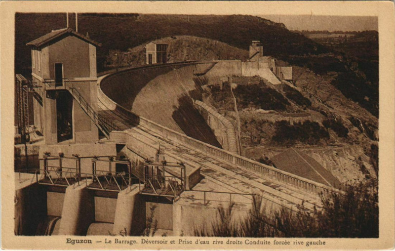 Carte postale ancienne Eguzon Le Barrage France