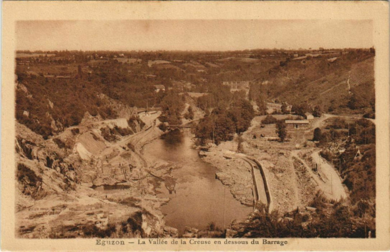 Carte postale ancienne Eguzon La Vallee de la Creuse France