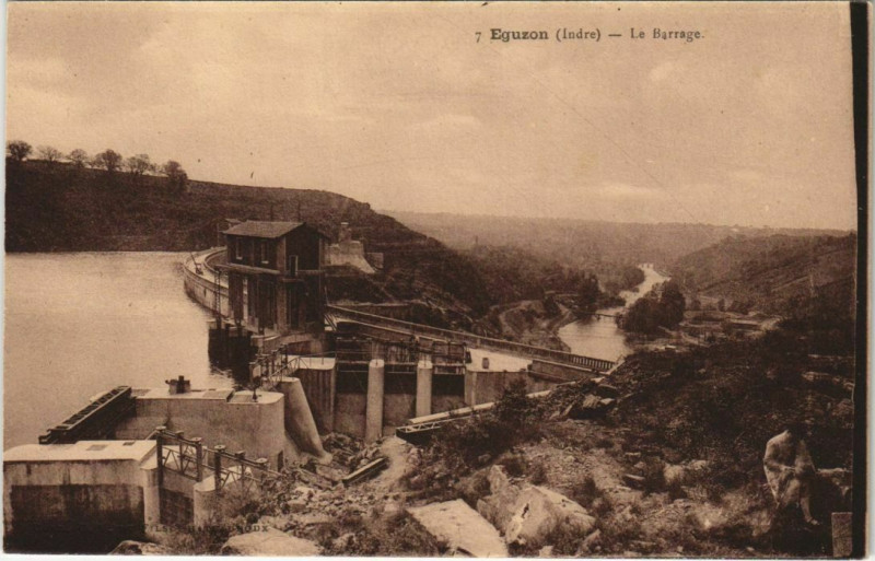Carte postale ancienne Eguzon Le Barrage France