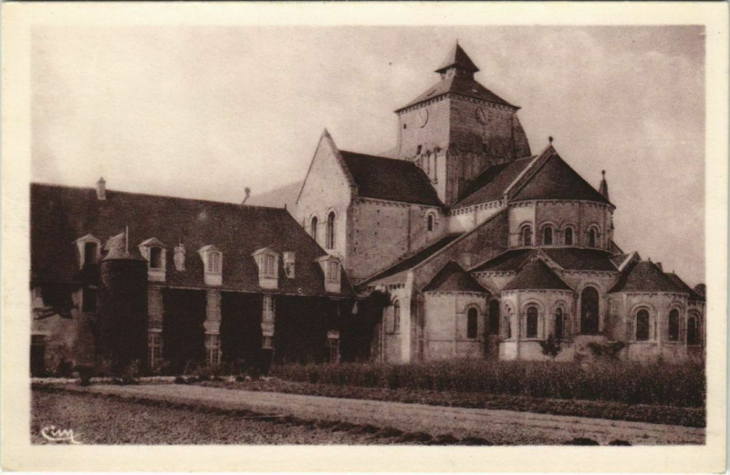 Carte postale ancienne Fontgombault L'Abbaye France à Fontgombault