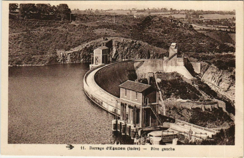 Carte postale ancienne Barrage d'Eguzon Rive gauche France
