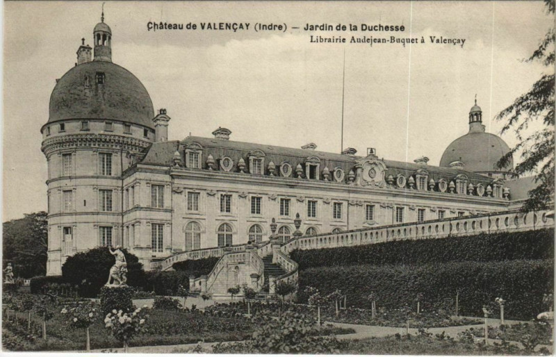 Carte postale ancienne Chateau de Valencay Jardin de la Duchesse France