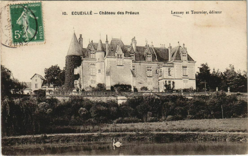 Carte postale ancienne Ecueille Chateau des Preaux France