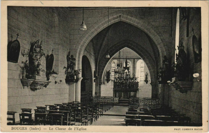 Carte postale ancienne Bouges Le Choeur de l'Eglise France
