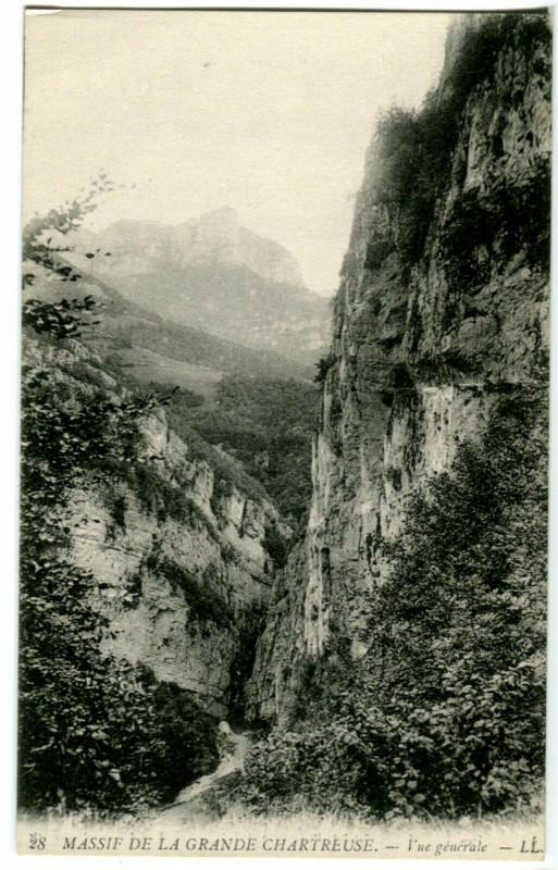 Carte postale ancienne Isère Massif de la Grande Chartreuse Vue générale
