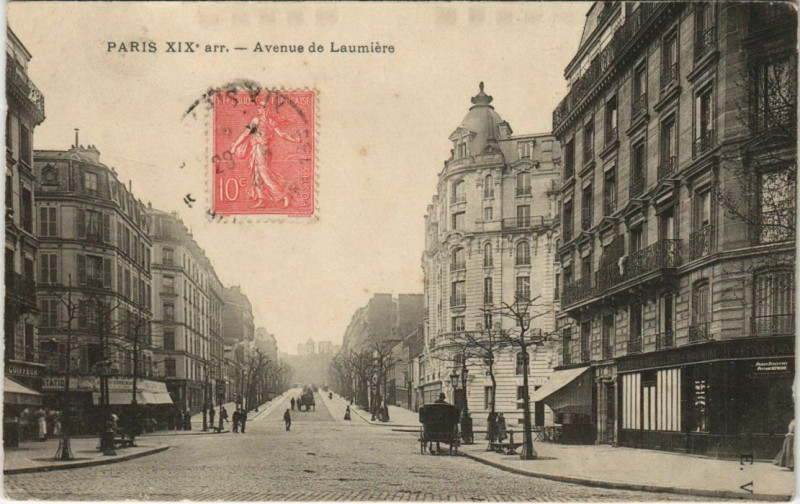 Carte postale ancienne Avenue de Laumière à Paris 19e