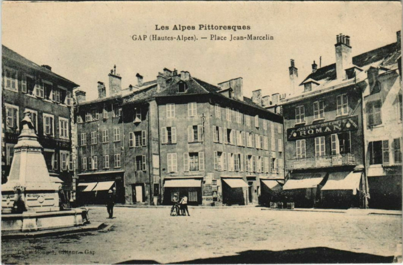Carte postale ancienne Place Jean Marcellin à Gap