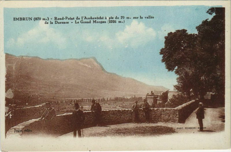 Carte postale ancienne Embrun Rond Point de l'Archeveche France à Embrun