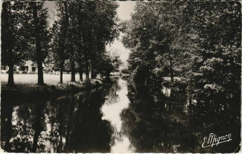 Carte postale ancienne Chaudon Les Bords de l'Eure France à Chaudon