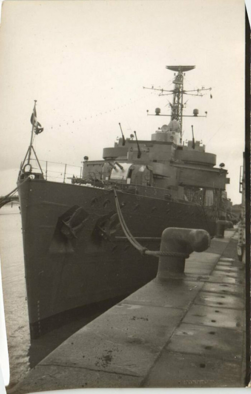 Carte postale ancienne Warship Neptune - Nav. Ecole Ships