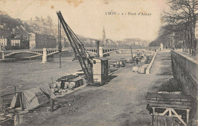 Carte postale ancienne Lyon Pont D'Ainay à Lyon