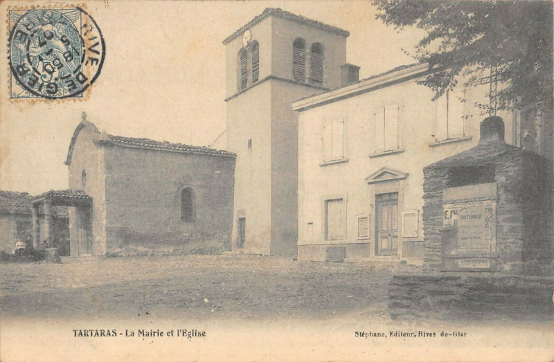 Carte postale ancienne Tartaras La Mairie Et L'Eglise à Tartaras