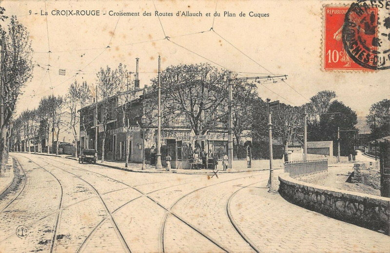 Carte postale ancienne La Croix Rouge Croisement Des Routes D'Allauch Et Du Plan De Cuques rare à Allauch