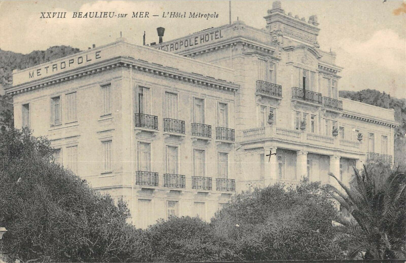 Carte postale ancienne Beaulieu Sur Mer Hotel Metropole à Beaulieu-sur-Mer