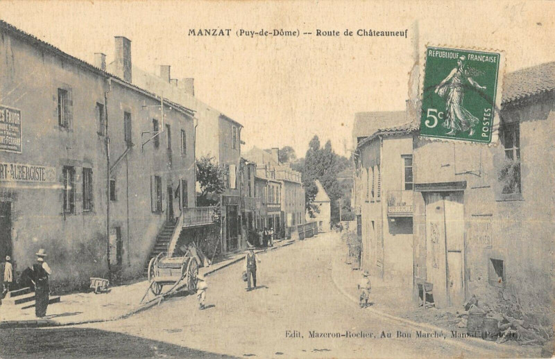 Carte postale ancienne Manzat Route De Chateauneuf à Manzat