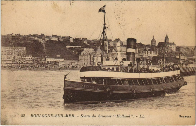 Carte postale ancienne Boulogne-sur-Mer - Sortie du Steamer Holland Ships