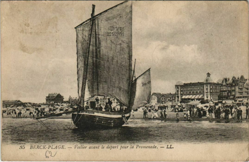 Carte postale ancienne Berck-Plage - Voilier avant le Depart pour la Promenade Ships