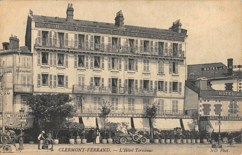 Carte postale ancienne Clermont Ferrand Hotel Terminus à Clermont-Ferrand