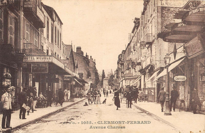 Carte postale ancienne Clermont Ferrand Avenue Charras à Clermont-Ferrand