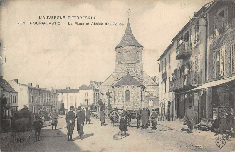 Carte postale ancienne Bourg Lastic La Place à Bourg-Lastic