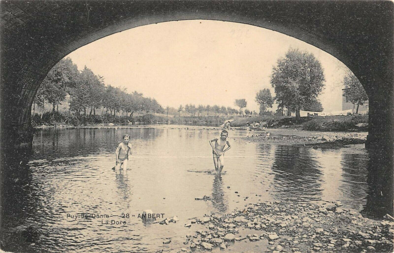 Carte postale ancienne Ambert La Dore à Ambert