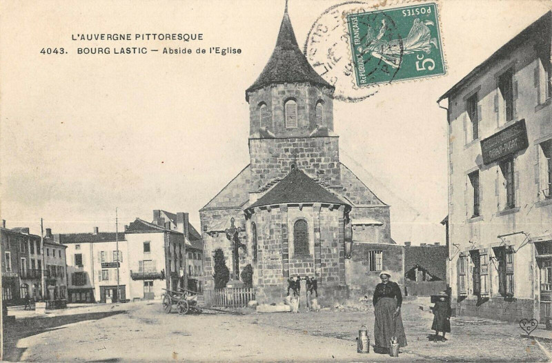 Carte postale ancienne Bourg Lastic Abside De L'Eglise à Bourg-Lastic