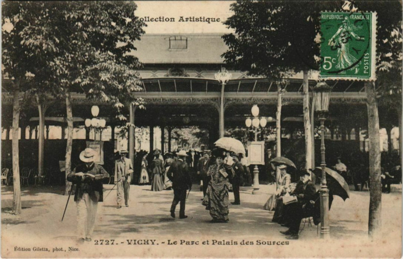 Carte postale ancienne Vichy Le Parc et Palais des Sources à Vichy
