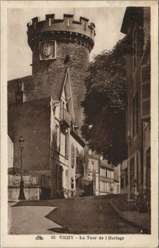 Carte postale ancienne Vichy Tour de l'Horloge à Vichy