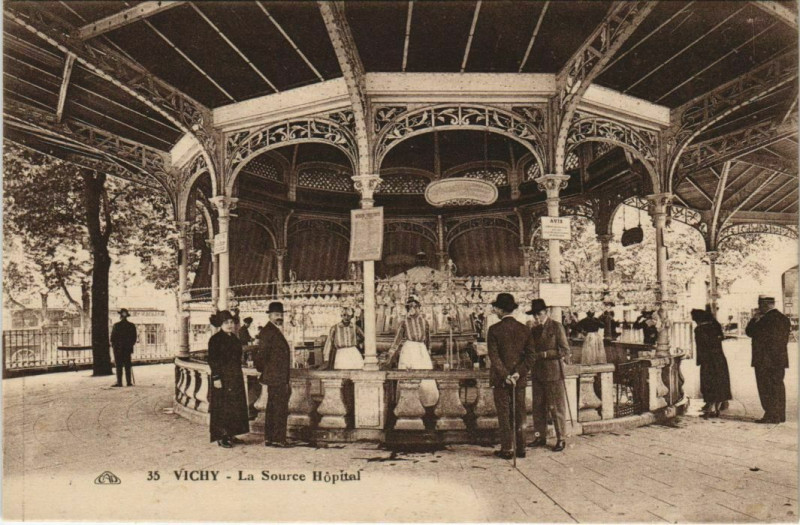 Carte postale ancienne Vichy Source Hopital à Vichy